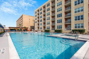 2 BR Condo Walk to the Beach